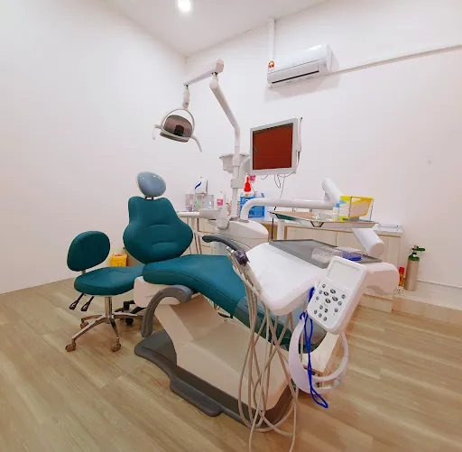 1.2.SMILE DENTAL CLINIC JB photo 5