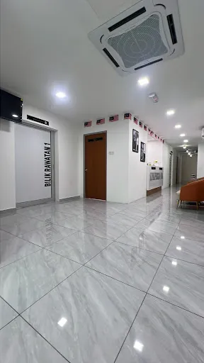 Aura, Adda Heights JB photo 5